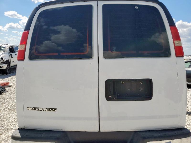 1GCWGAFG4J1211343 - 2018 CHEVROLET EXPRESS G2 白色 照片 10