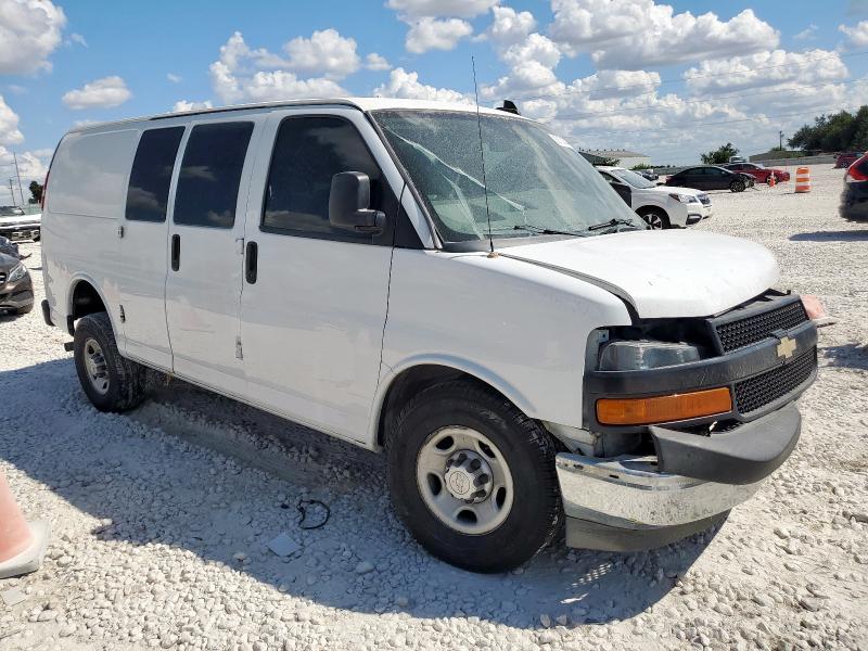 1GCWGAFG4J1211343 - 2018 CHEVROLET EXPRESS G2 白色 照片 4