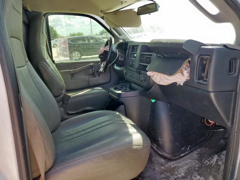 1GCWGAFG4J1211343 - 2018 CHEVROLET EXPRESS G2 白色 照片 7