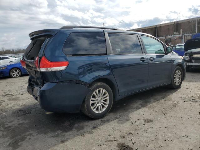 5TDYK3DC5BS120346 - 2011 TOYOTA SIENNA XLE BLUE photo 3