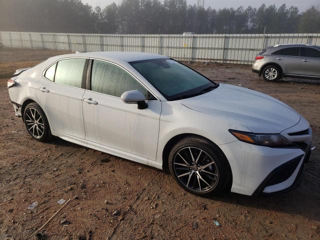4T1G11AK8RU213474 - 2024 TOYOTA CAMRY SE NIGHT SHADE WHITE photo 4