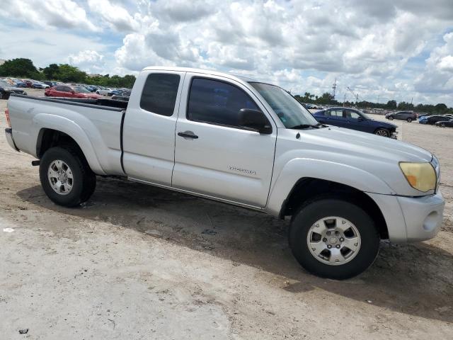 5TETU62NX5Z004562 - 2005 TOYOTA TACOMA PRERUNNER ACCESS CAB SILVER photo 4
