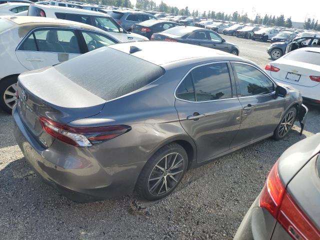 4T1F31AK2MU557574 - 2021 TOYOTA CAMRY XLE ნაცრისფერი ფოტო 3