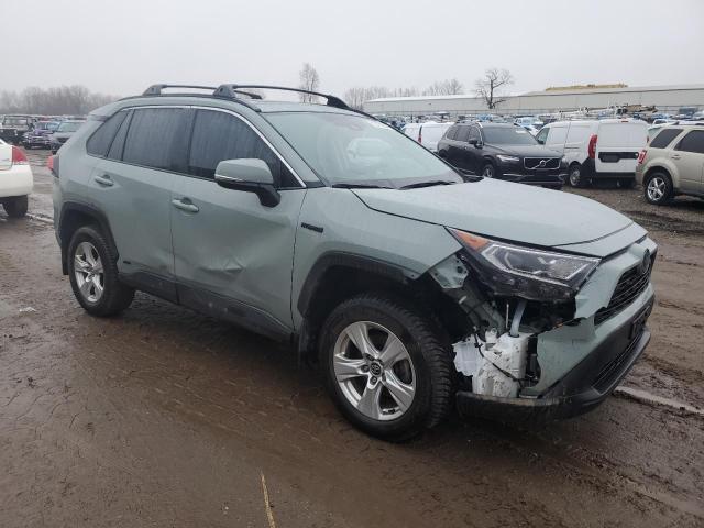 2T3RWRFV1LW072354 - 2020 TOYOTA RAV4 XLE SILVER photo 4