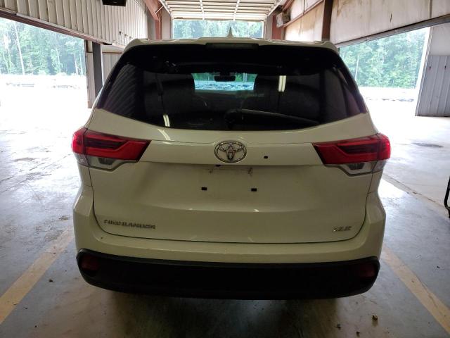 5TDKZRFH6KS568589 - 2019 TOYOTA HIGHLANDER SE WHITE photo 6