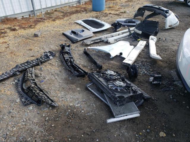 JTDZN3EU9HJ064470 - 2017 TOYOTA PRIUS V WHITE photo 12