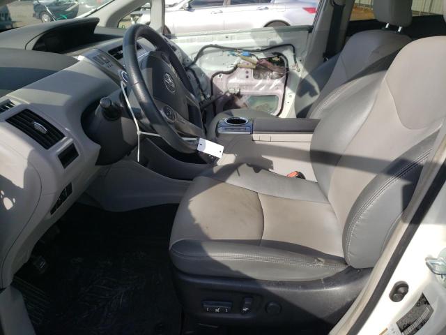 JTDZN3EU9HJ064470 - 2017 TOYOTA PRIUS V WHITE photo 7