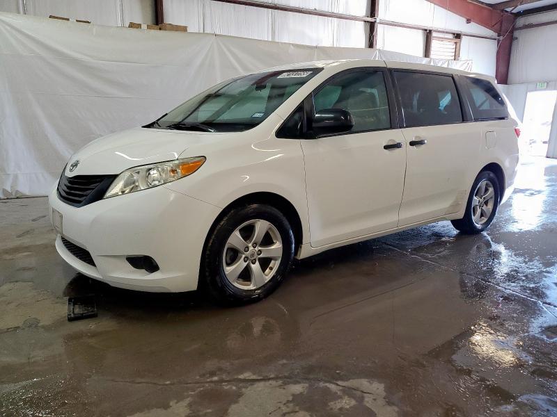 2017 TOYOTA SIENNA, 