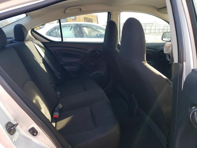 3N1CN7AP1FL915697 - 2015 NISSAN VERSA S SILVER photo 10