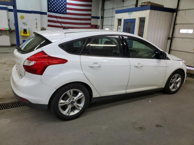 1FADP3K28EL131427 - 2014 FORD FOCUS SE WHITE photo 3