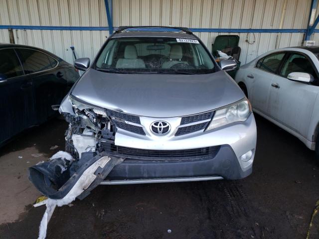 2T3WFREV7FW181846 - 2015 TOYOTA RAV4 XLE SILVER photo 5