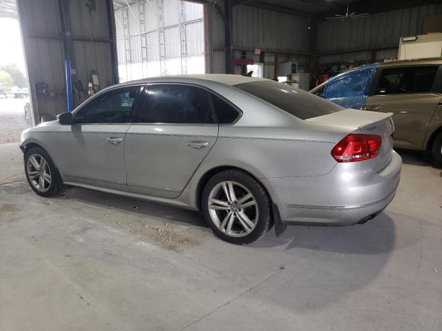 1VWCV7A39FC054045 - 2015 VOLKSWAGEN PASSAT SEL Silber Foto 2