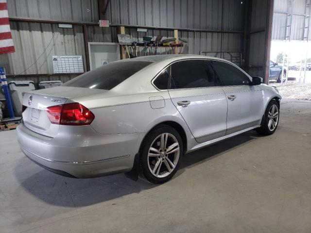 1VWCV7A39FC054045 - 2015 VOLKSWAGEN PASSAT SEL Silber Foto 3