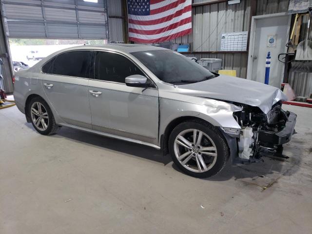 1VWCV7A39FC054045 - 2015 VOLKSWAGEN PASSAT SEL Silber Foto 4