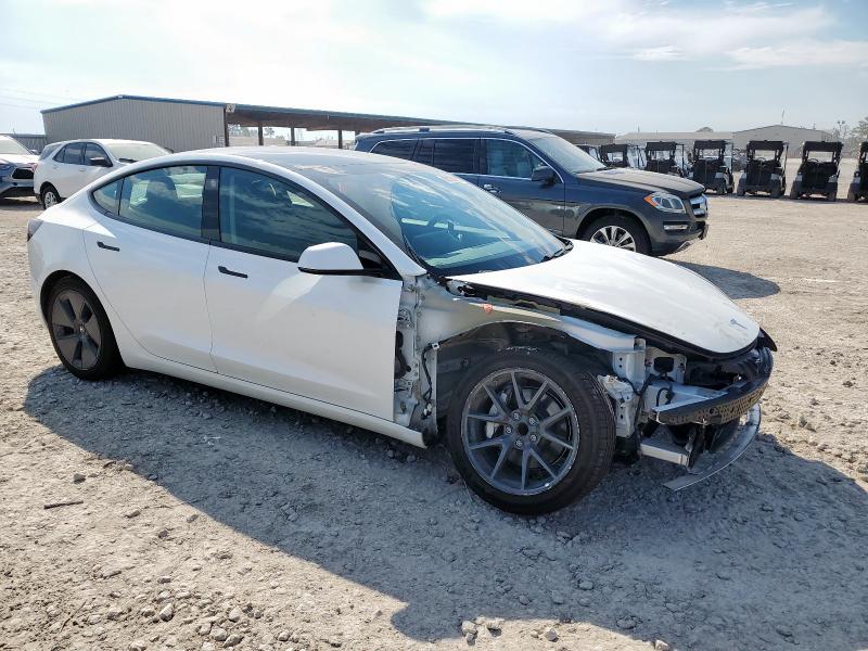 5YJ3E1EA5MF919828 - 2021 TESLA MODEL 3 أبيض صورة 4
