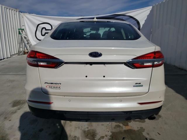 3FA6P0HD4LR165198 - 2020 FORD FUSION SE WHITE photo 6