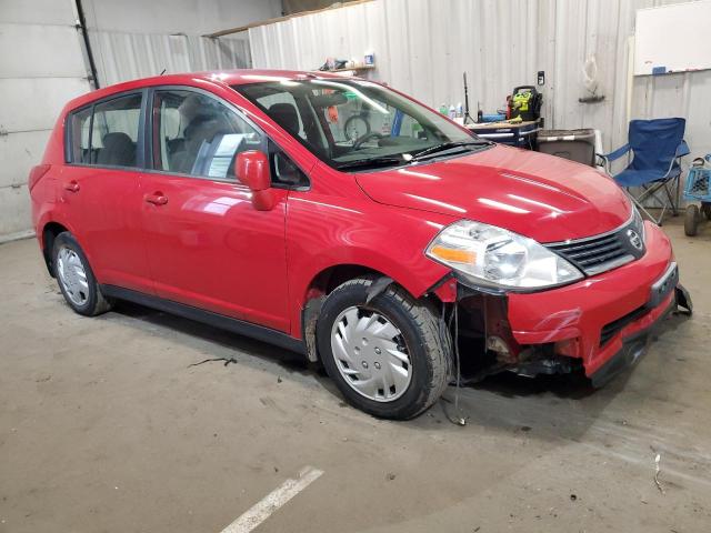 3N1BC13E28L447542 - 2008 NISSAN VERSA S RED photo 4