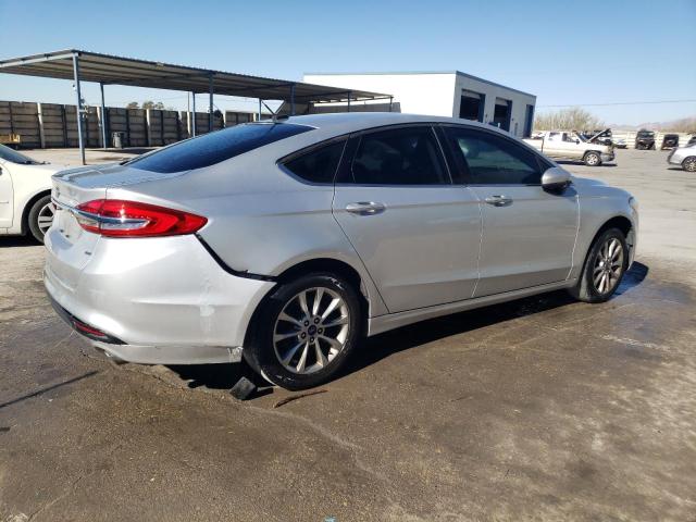 3FA6P0H73HR357892 - 2017 FORD FUSION SE SILVER photo 3