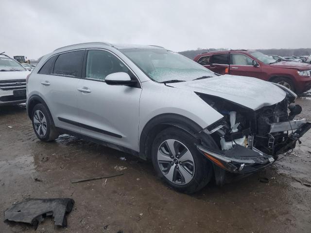 KNDCB3LC8L5361059 - 2020 KIA NIRO LX SILVER photo 4