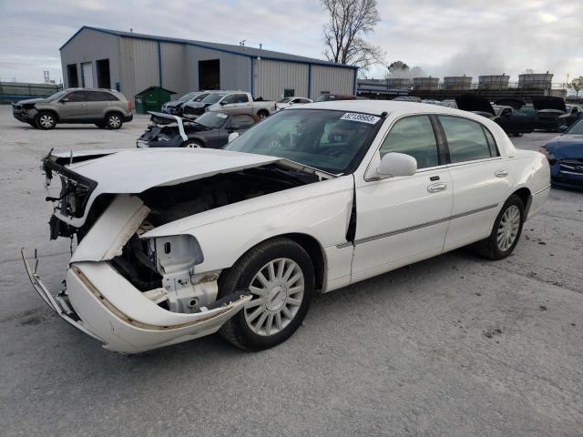 2003 LINCOLN TOWN CAR EXECUTIVE, 