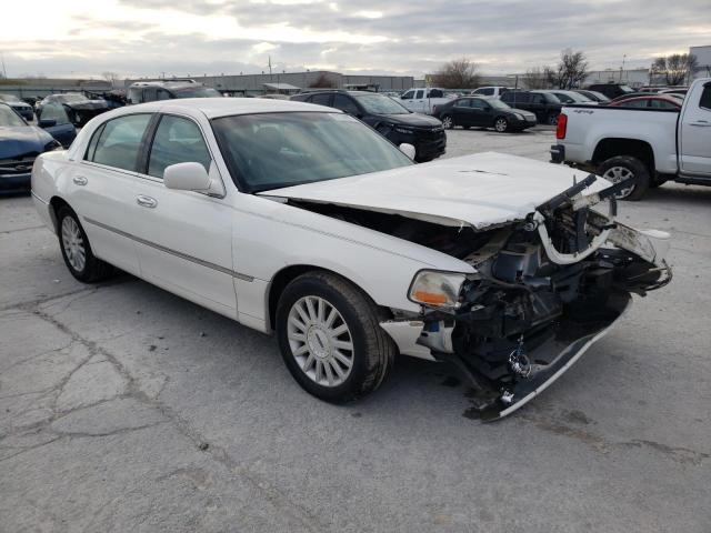 1LNHM81W13Y647825 - 2003 LINCOLN TOWN CAR EXECUTIVE WHITE photo 4