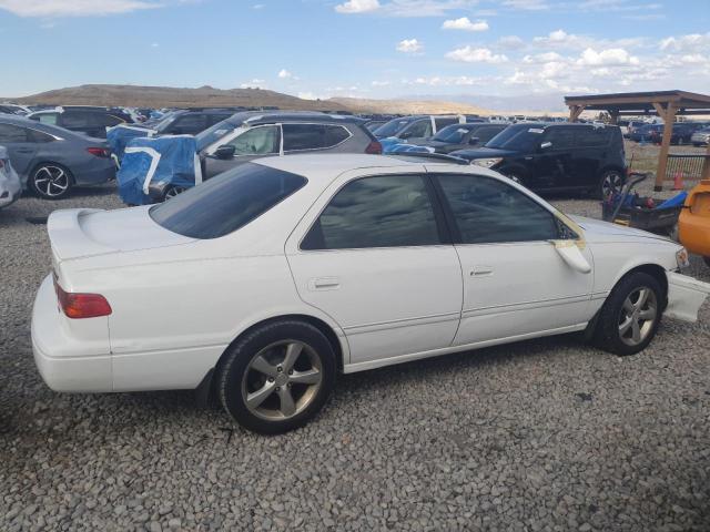 4T1BF28K0YU946303 - 2000 TOYOTA CAMRY LE WHITE photo 3
