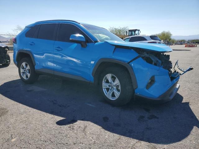 2T3W1RFV2KC005165 - 2019 TOYOTA RAV4 XLE BLUE photo 4