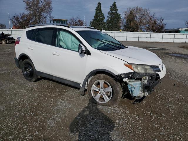 2T3WFREV8EW127180 - 2014 TOYOTA RAV4 XLE WHITE photo 4