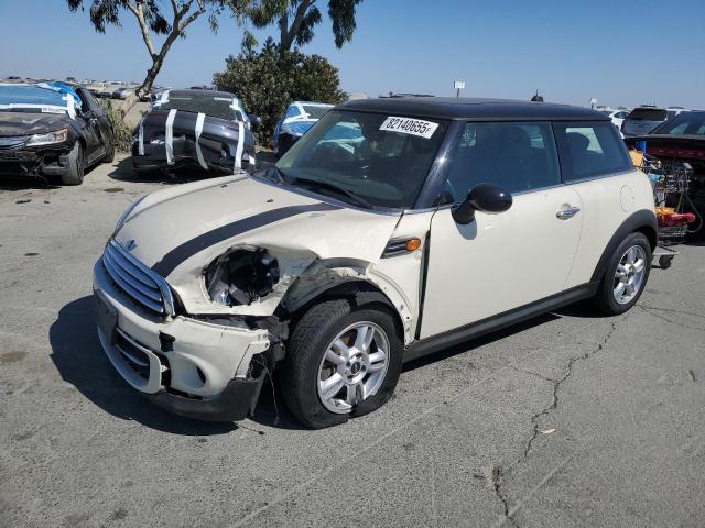 2013 MINI COOPER, 