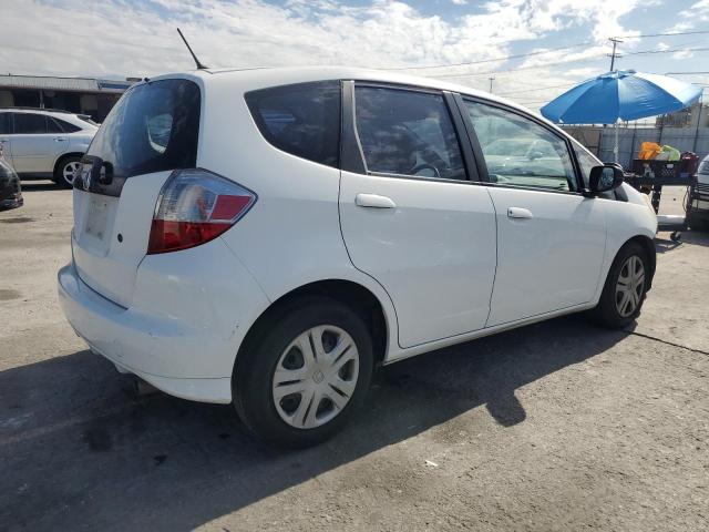 JHMGE8H27AC011788 - 2010 HONDA FIT WHITE photo 3
