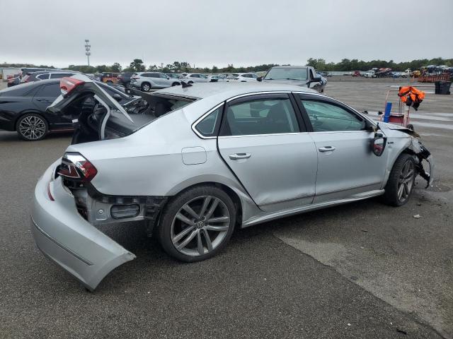 1VWDT7A30HC044999 - 2017 VOLKSWAGEN PASSAT R-LINE Серебристый фото 3