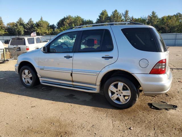 4JGAB57E65A549616 - 2005 MERCEDES-BENZ ML 350 SILVER photo 2