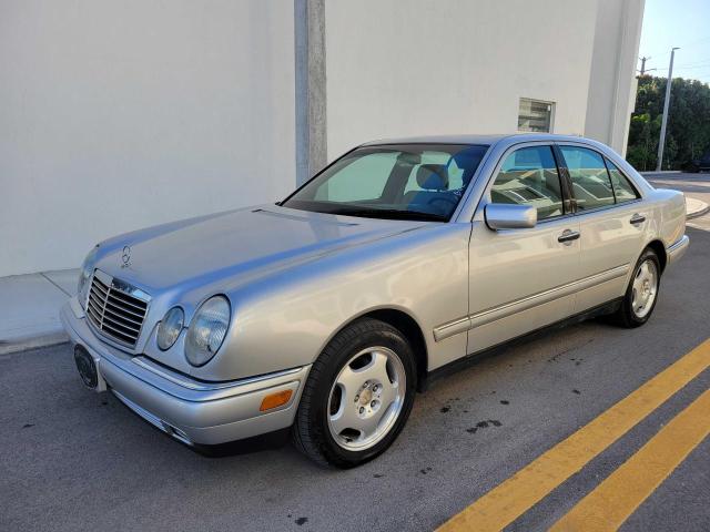 WDBJF72F5VA280253 - 1997 MERCEDES-BENZ E 420 SILVER photo 2