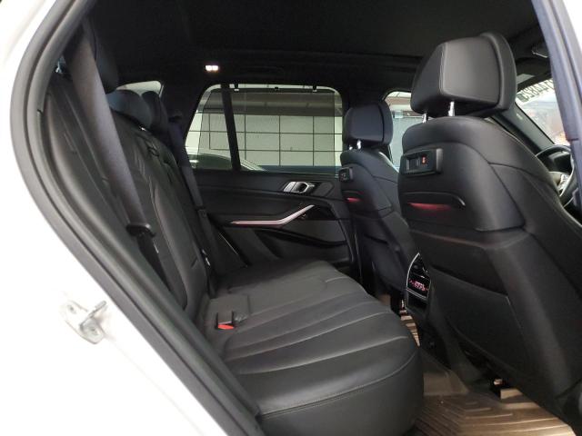 5UXJU2C59KLN49806 - 2019 BMW X5 XDRIVE50I WHITE photo 11