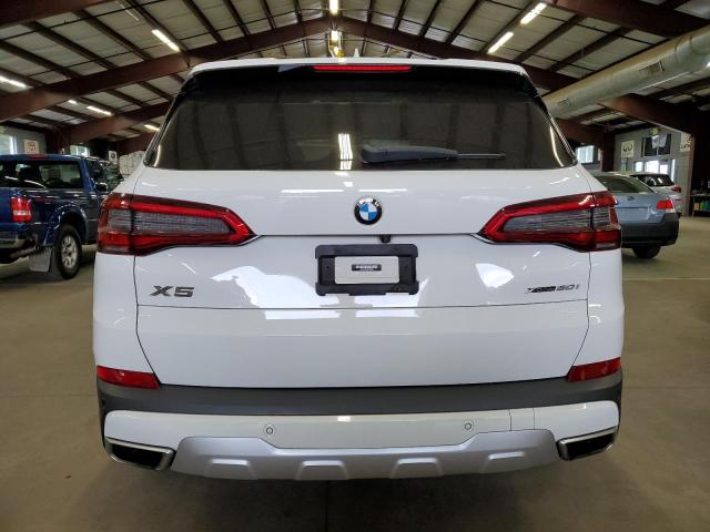 5UXJU2C59KLN49806 - 2019 BMW X5 XDRIVE50I WHITE photo 6