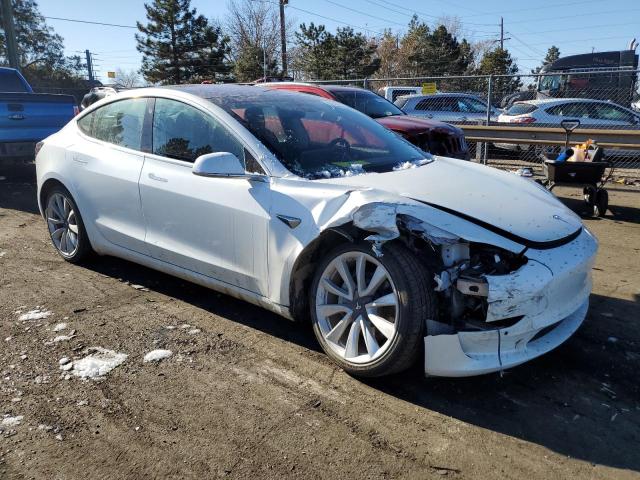 5YJ3E1EB8JF185724 - 2018 TESLA MODEL 3 WHITE photo 4