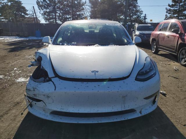 5YJ3E1EB8JF185724 - 2018 TESLA MODEL 3 WHITE photo 5