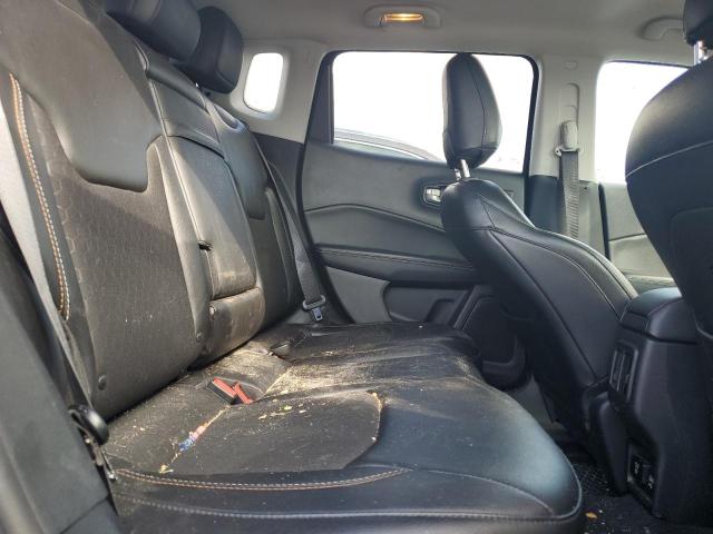 3C4NJDBB0JT374735 - 2018 JEEP COMPASS LATITUDE BLUE photo 11