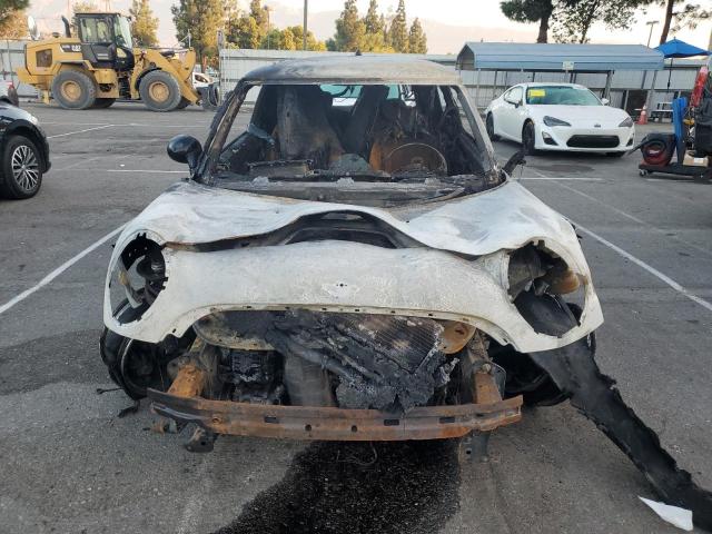 WMWMF3C55ATZ62400 - 2010 MINI COOPER WHITE photo 5