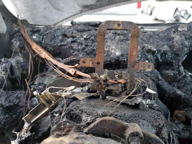 WMWMF3C55ATZ62400 - 2010 MINI COOPER WHITE photo 9