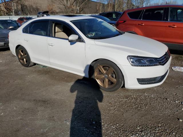 1VWBP7A32DC102262 - 2013 VOLKSWAGEN PASSAT SE WHITE photo 4