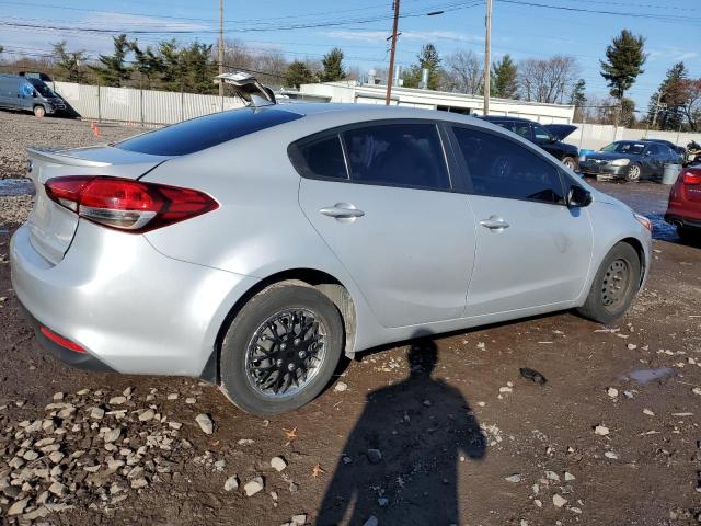 3KPFK4A79JE220415 - 2018 KIA FORTE LX SILVER photo 3