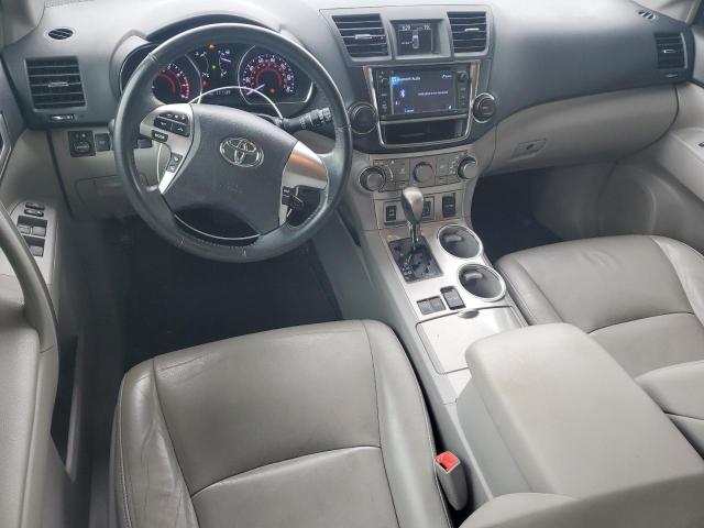 5TDZK3EH9DS135952 - 2013 TOYOTA HIGHLANDER BASE Черный фото 8