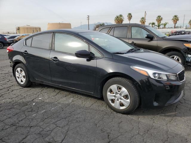 3KPFL4A72HE138064 - 2017 KIA FORTE LX BLACK photo 4