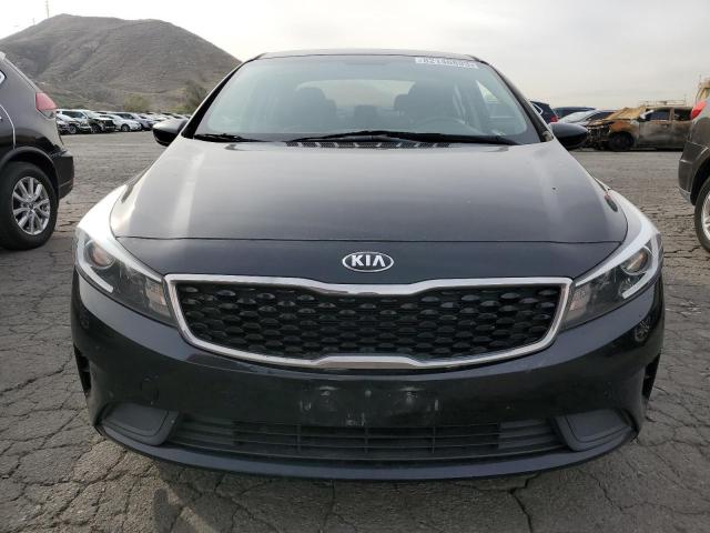 3KPFL4A72HE138064 - 2017 KIA FORTE LX BLACK photo 5