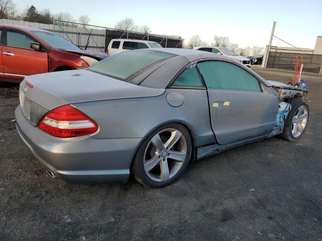 WDBSK71F99F153662 - 2009 MERCEDES-BENZ SL 550 SILVER photo 3