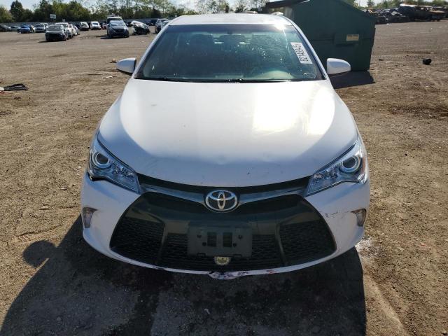 4T1BF1FKXFU986561 - 2015 TOYOTA CAMRY LE WHITE photo 5