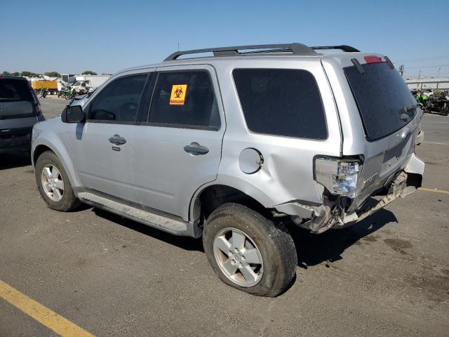 1FMCU0D76BKB24849 - 2011 FORD ESCAPE XLT SILVER photo 2