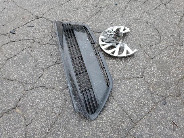 5YFBURHE5JP853728 - 2018 TOYOTA COROLLA L RED photo 12