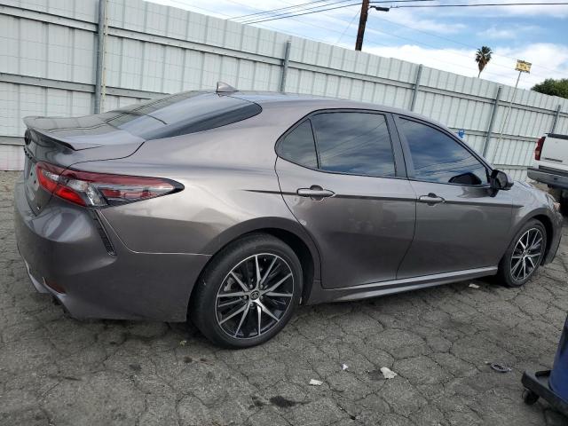 4T1G11AK3NU674253 - 2022 TOYOTA CAMRY SE GRAY photo 3